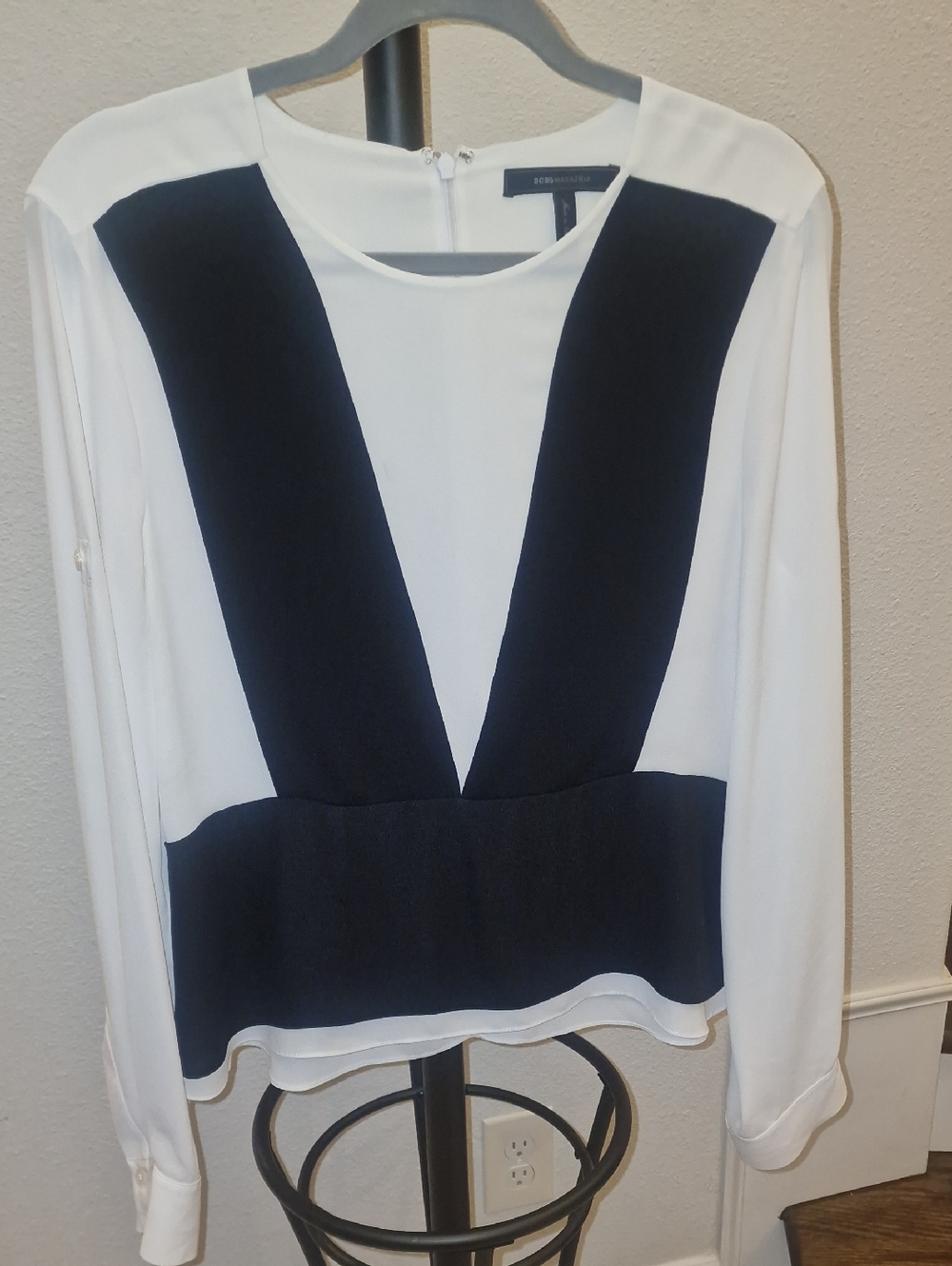 BCBGMaxAzria White and Black V-Panel Long Sleeve Blouse